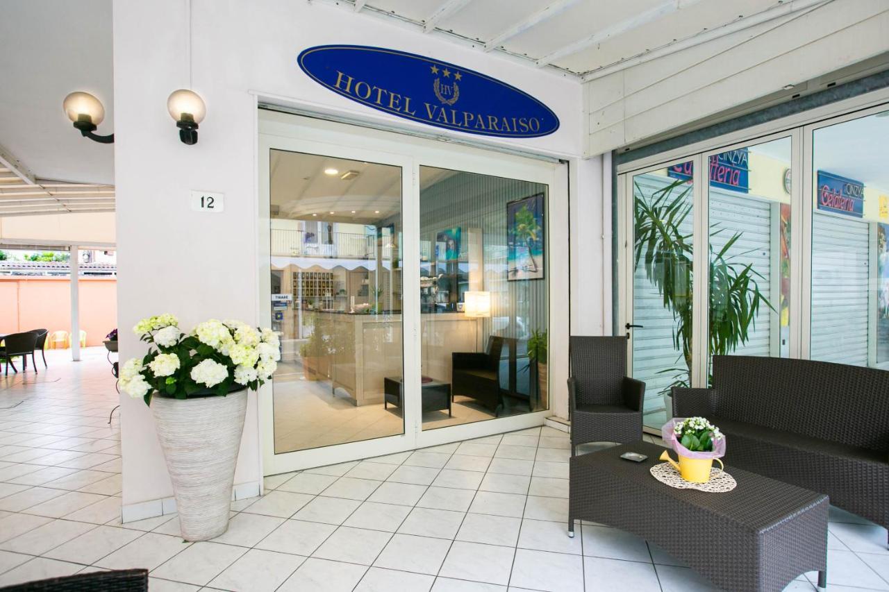Hotel Valparaiso Rimini Buitenkant foto