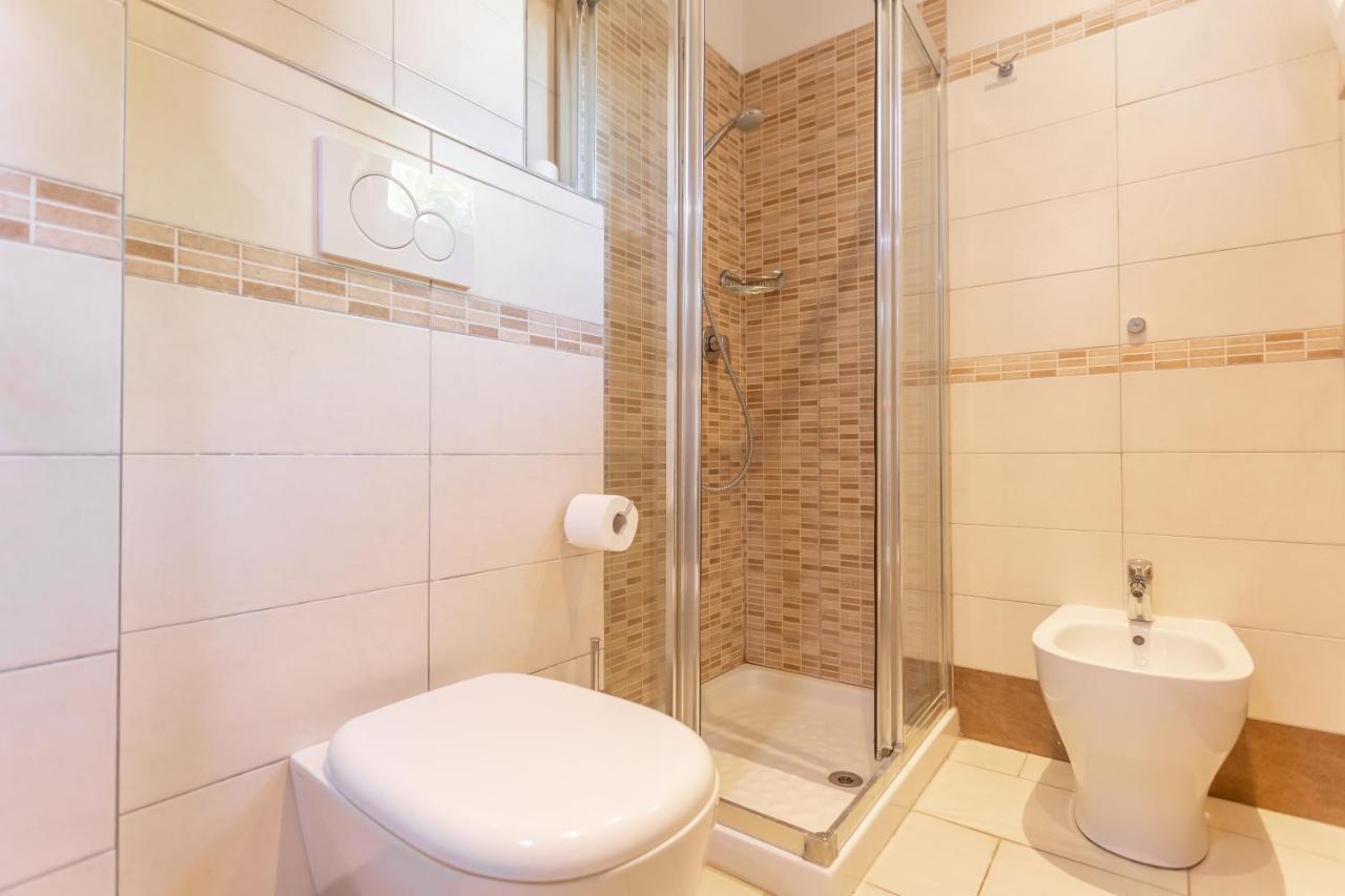 Hotel Valparaiso Rimini Buitenkant foto