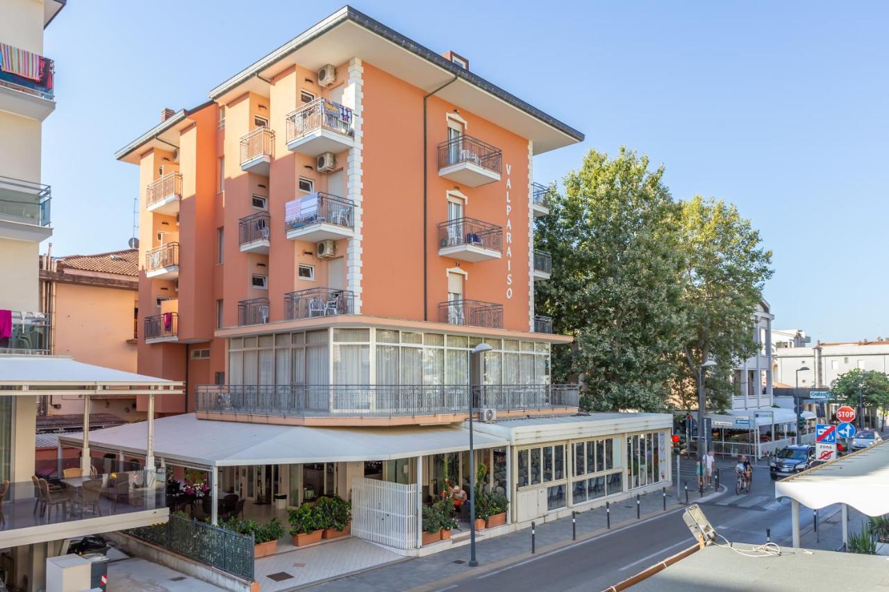 Hotel Valparaiso Rimini Buitenkant foto