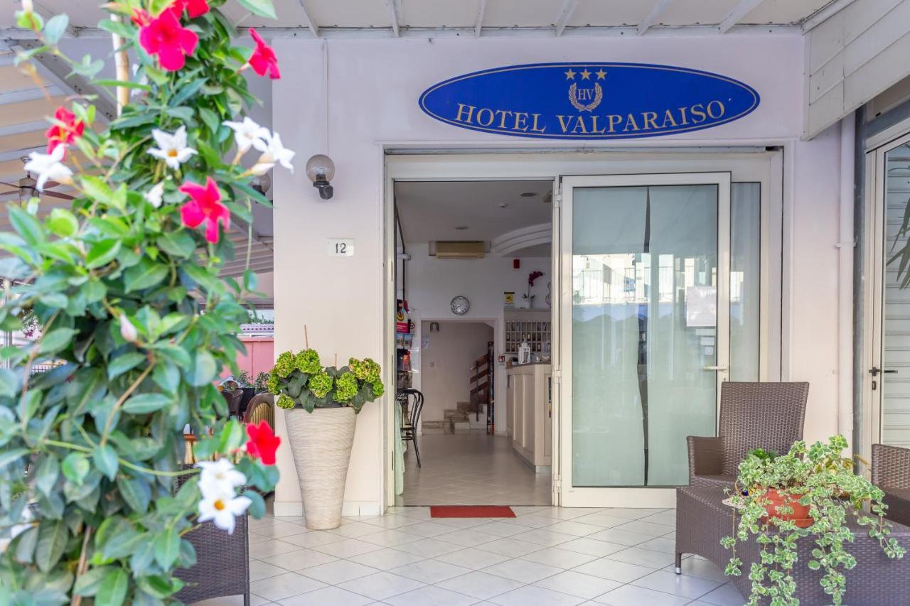 Hotel Valparaiso Rimini Buitenkant foto